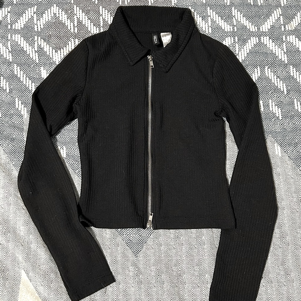 Divided double zip top